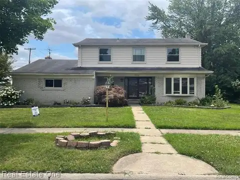26211 SIMONE Street, Dearborn Heights, MI 48127