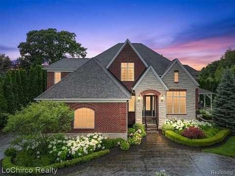 55223 Meadow Ridge Court, Shelby, MI 48316