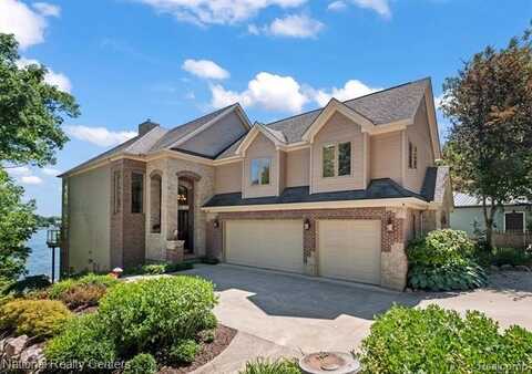 5619 Lakeview Boulevard, Goodrich, MI 48438