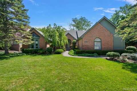 27966 Copper Creek Lane, Farmington Hills, MI 48331