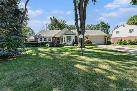 36746 Brittany Hill Drive, Rochester, MI 48335