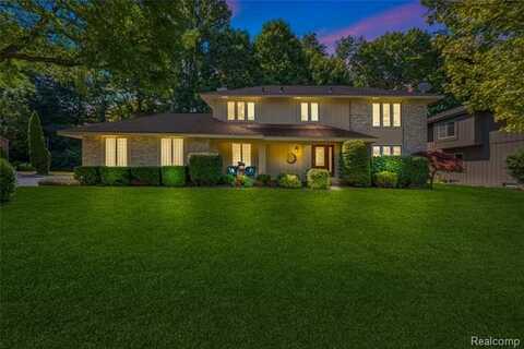 34451 Oak Forest Drive, Farmington, MI 48331