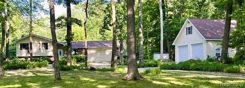 5500 Hartland Road, Fenton, MI 48430
