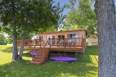 5020 Main Street, Long Lake, MI 48743