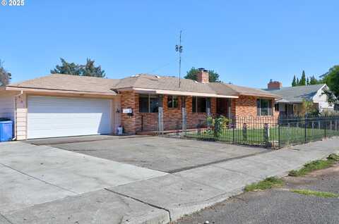 601 E 12TH ST, The Dalles, OR 97058