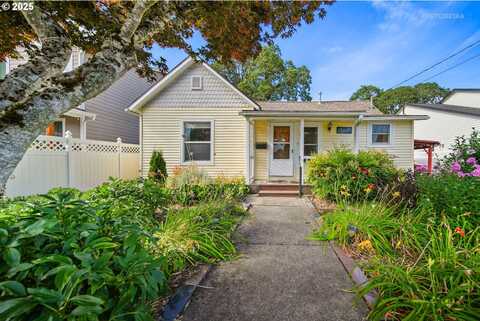 2323 14TH AVE, Forest Grove, OR 97116
