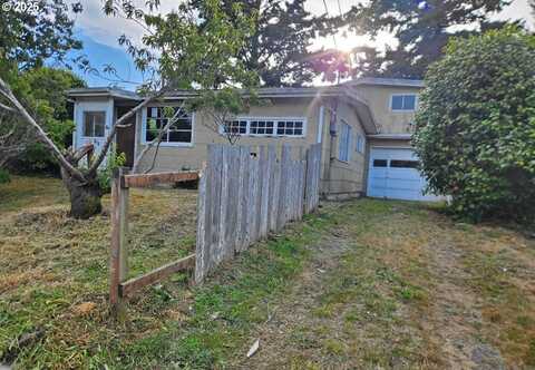 740 S CAMMANN ST, Coos Bay, OR 97420