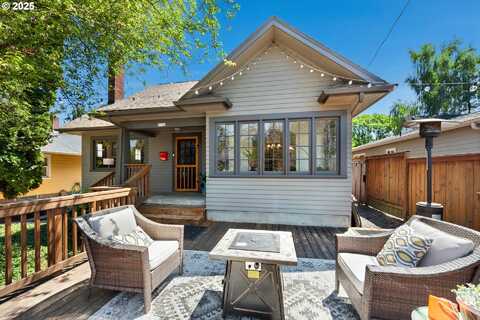 2736 SE STARK ST, Portland, OR 97214