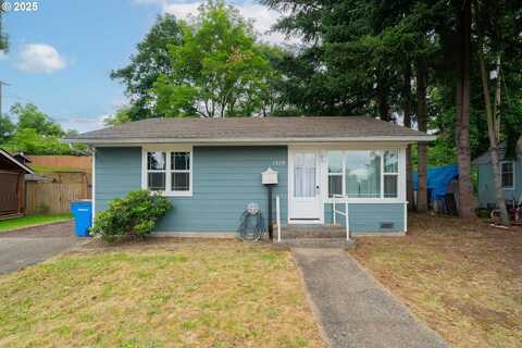1520 E 16TH PL, Vancouver, WA 98661