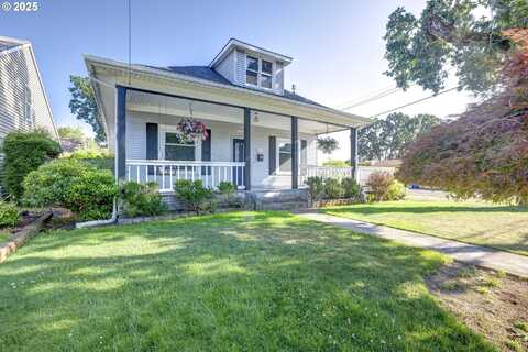 205 E HEREFORD ST, Gladstone, OR 97027