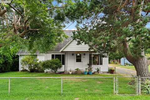 472 7TH AVE, Hammond, OR 97121