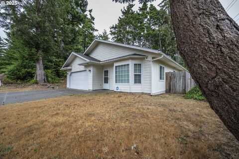 903 CHICKSES DR, Coos Bay, OR 97420
