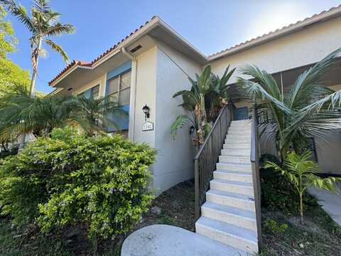 1541 Windorah Way E, West Palm Beach, FL 33411