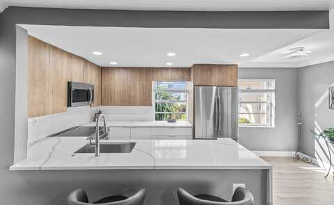195 Burgundy E, Delray Beach, FL 33484