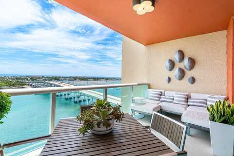 2640 Lake Shore Drive, Riviera Beach, FL 33404