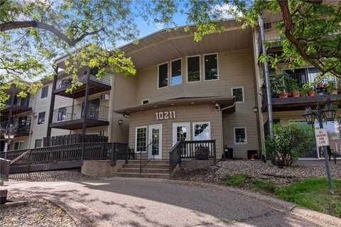 10211 Cedar Lake Road, Minnetonka, MN 55305