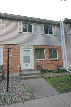 1476 Goodwin Avenue N, Oakdale, MN 55128
