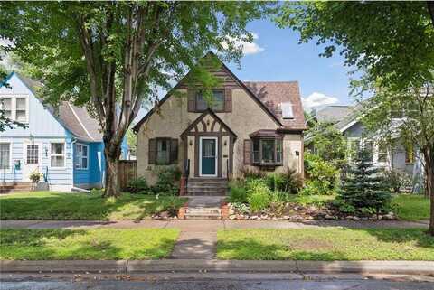 1017 Hawthorne Avenue E, Saint Paul, MN 55106