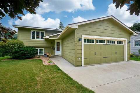 6401 45th Place N, Crystal, MN 55428