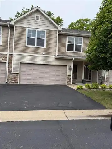 446 Stonewood Lane, Burnsville, MN 55306