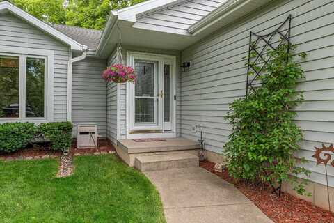 7549 W Village Crest Drive, Madison, WI 53719