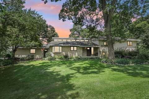 S9002 Woodford Lane, Prairie Du Sac, WI 53578