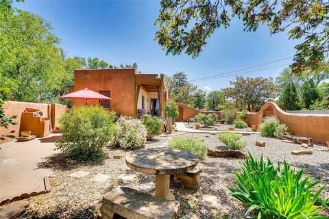 319 West Gomez Road, Santa Fe, NM 87505