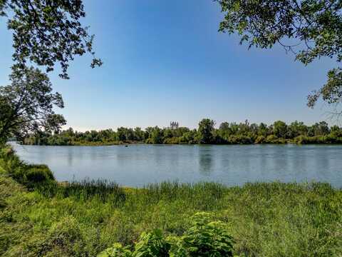 19301 Clover Road, Redding, CA 96001