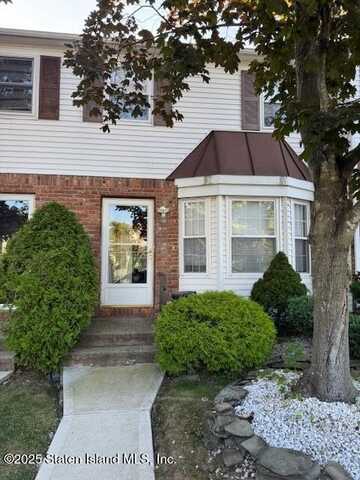 516 Golf View Court, Staten Island, NY 10314
