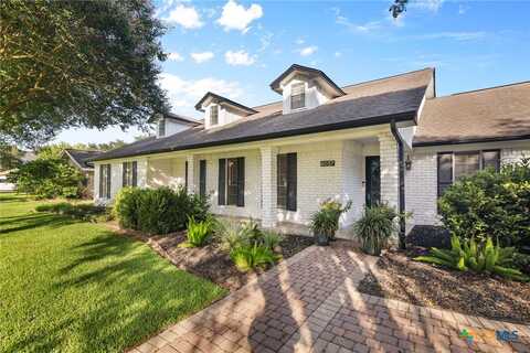 6037 Country Club Drive, Victoria, TX 77904