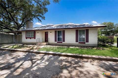 1305 G Street, Floresville, TX 78114