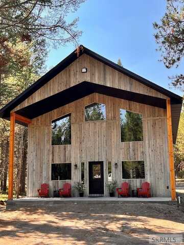 4393 Sasquatch Ave, Island Park, ID 83429