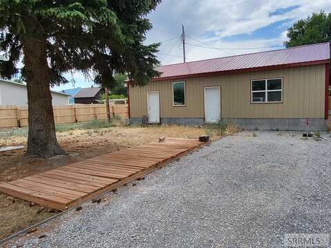 207 W College Street, Mackay, ID 83251