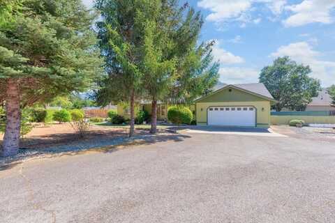 429 Robbins Avenue, Rogue River, OR 97537