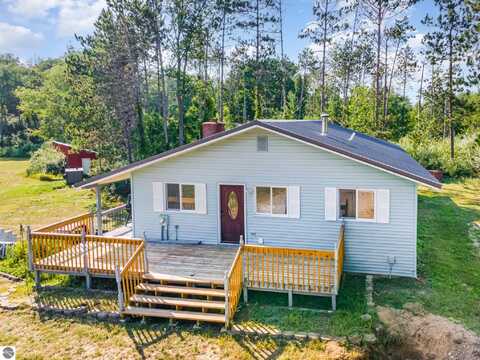 10210 W Deerfield Road, Blanchard, MI 49310