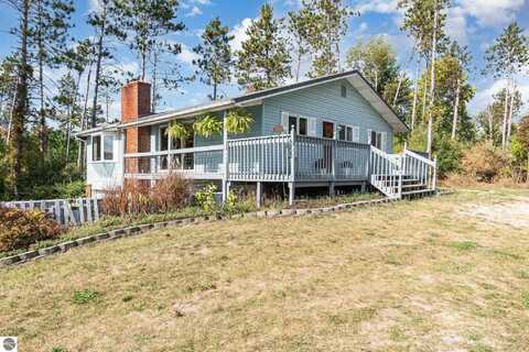 10210 W Deerfield Road, Blanchard, MI 49310