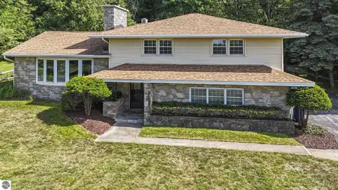 3526 Scenic Hills Drive, Williamsburg, MI 49690