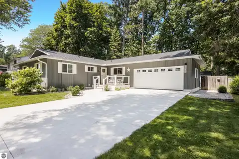 1703 Comanche Street, Traverse City, MI 49686