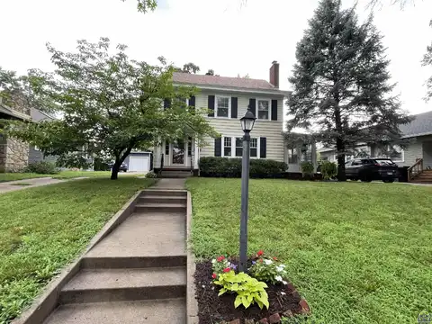 1716 NW Grove AVE, Topeka, KS 66606