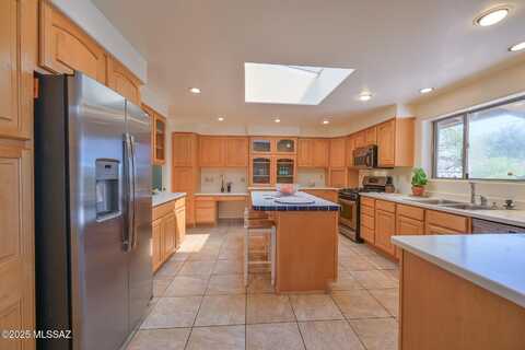 1402 N Camino Miraflores, Tucson, AZ 85745