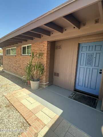 7433 E 18th Street, Tucson, AZ 85710