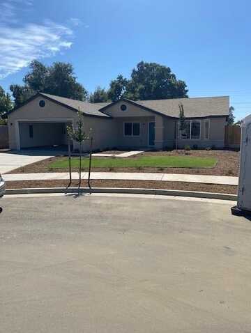 1195 S Ohio Place E, Porterville, CA 93257