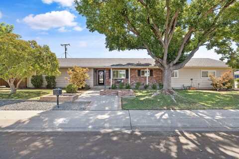 1834 S Redwood Street, Visalia, CA 93277