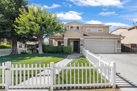 1842 Santa Maria Avenue, Porterville, CA 93257
