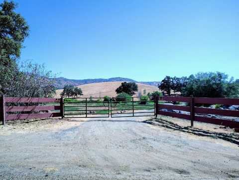 33819 Globe Drive, Springville, CA 93265