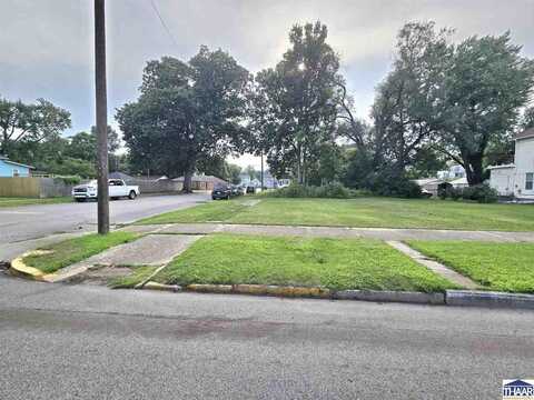 1477 S 8th Street, Terre Haute, IN 47802