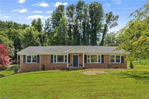 4332 Mashie Drive, Pfafftown, NC 27040