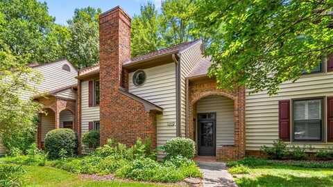 2315 Brandt Village, Greensboro, NC 27455