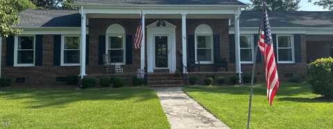 704 W Britt Street, Saint Pauls, NC 28384