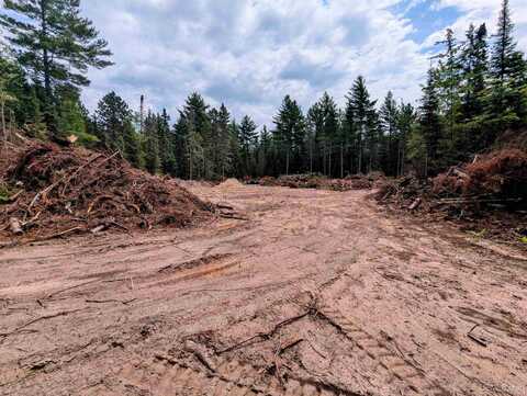 128 Wintergreen, Marquette, MI 49855